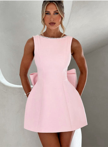 Robe Évasée Élégante – Nœud et Perle