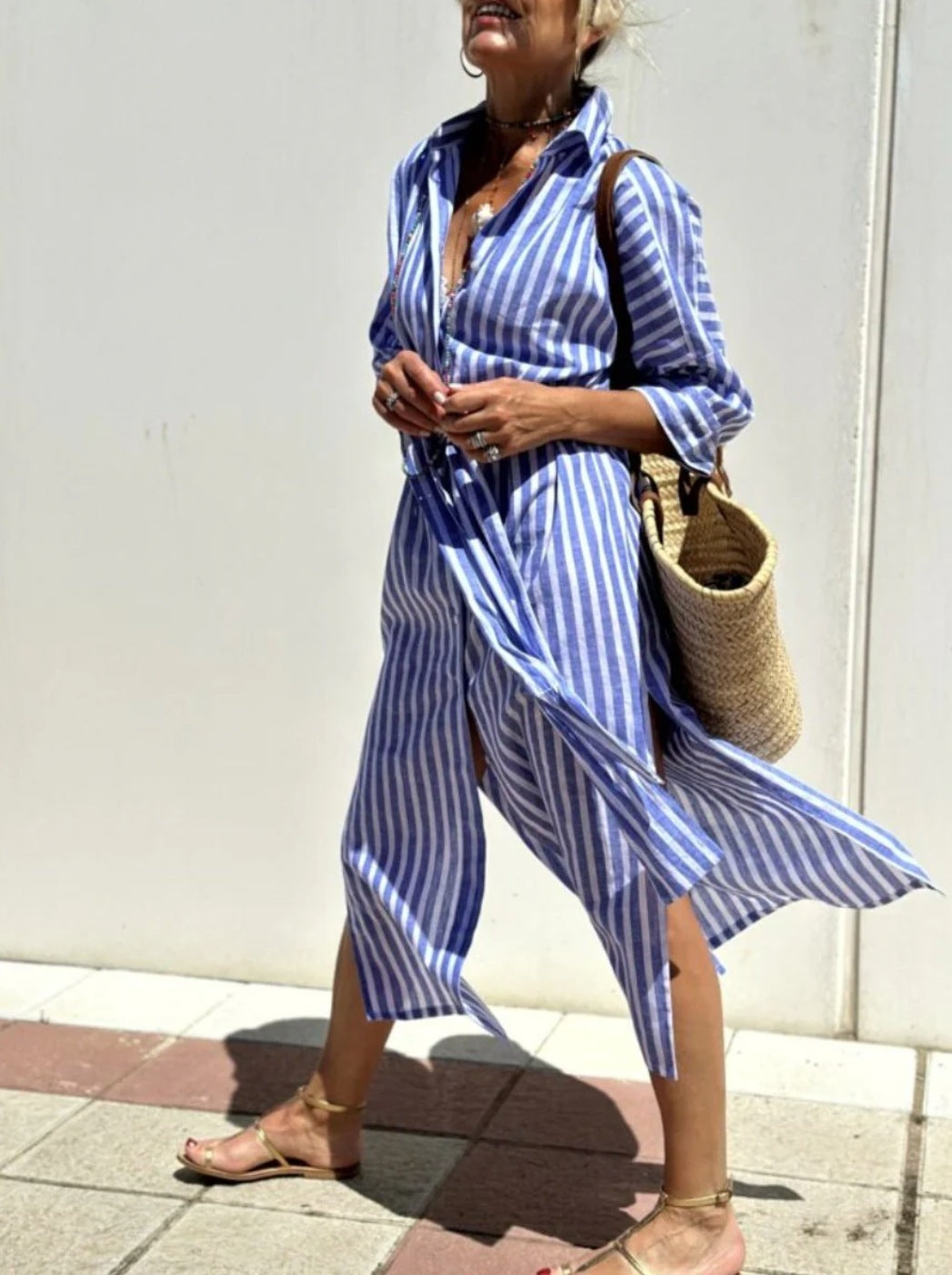 Robe Chemise Élégante à Rayures et Ceinture