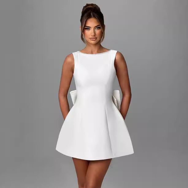Robe Évasée Élégante – Nœud et Perle