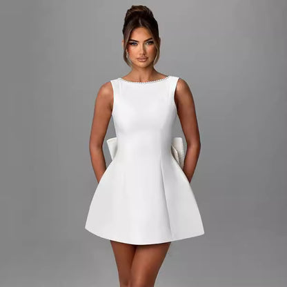 Robe Évasée Élégante – Nœud et Perle