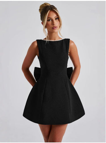 Robe Évasée Élégante – Nœud et Perle