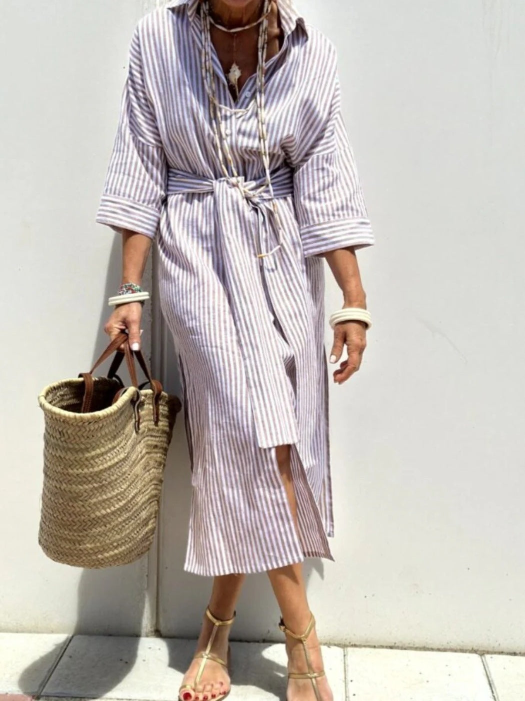 Robe Chemise Élégante à Rayures et Ceinture